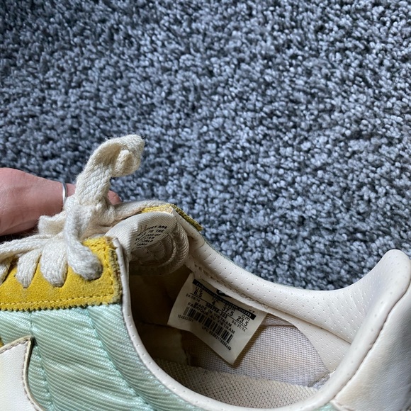 Vintage Nike Shoes - Picture 3 of 5